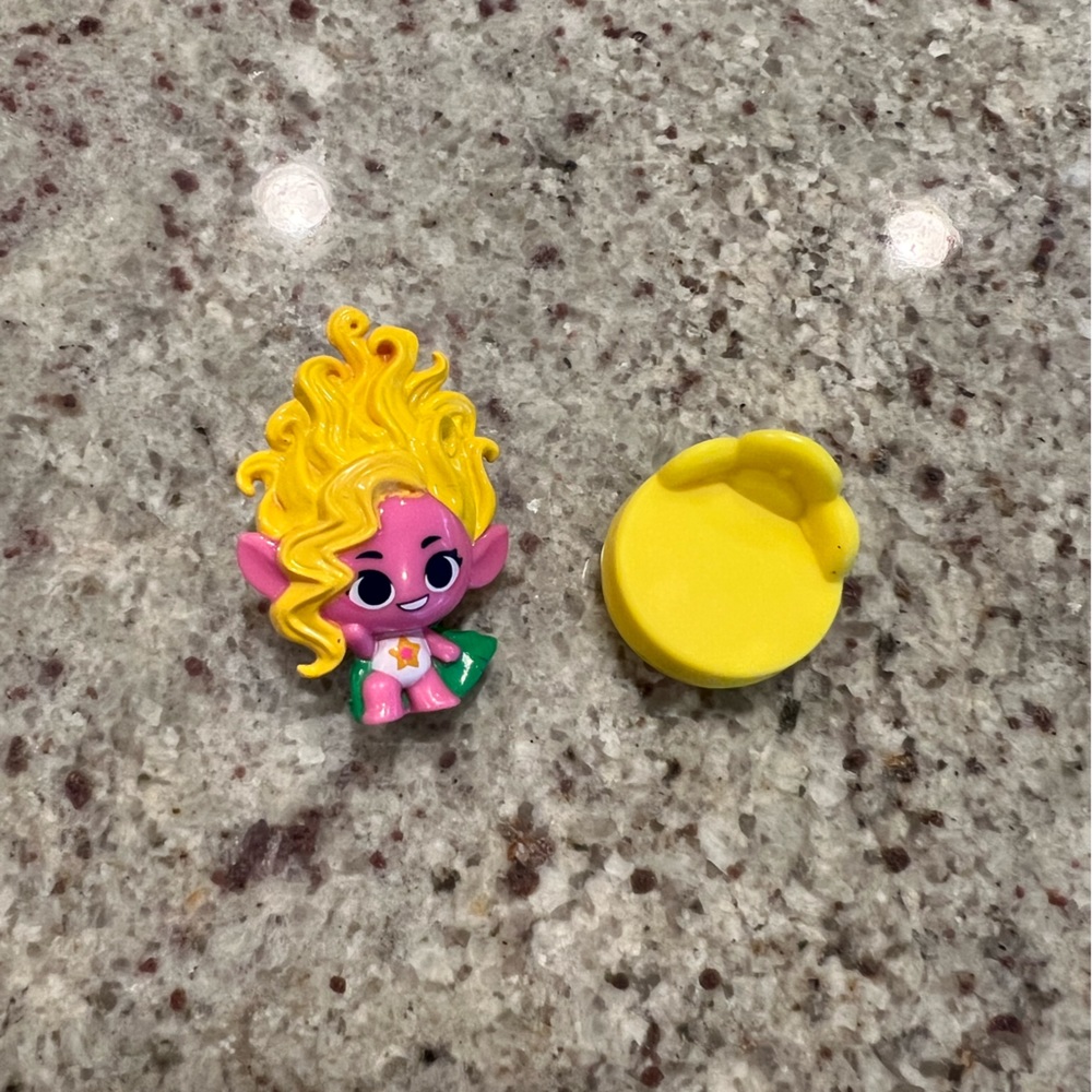 DreamWorks Trolls Band Together Mineez - Snack Pack Common Viva